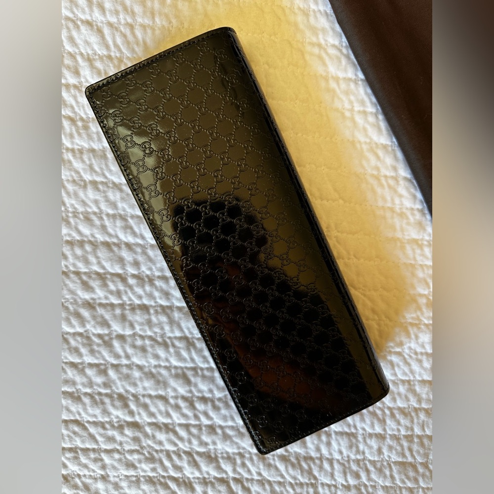 Authentic Gucci Patent Microguccissima Small Broadway Clutch Black